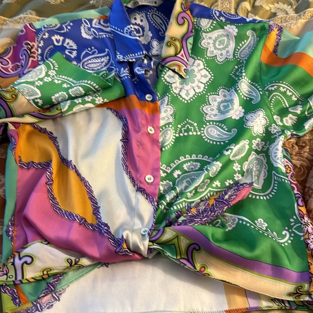 ZARA. Women’s Medium Multicolored Blouse. Crop top with Bell Sleeve. Sat… - Picture 11 of 15